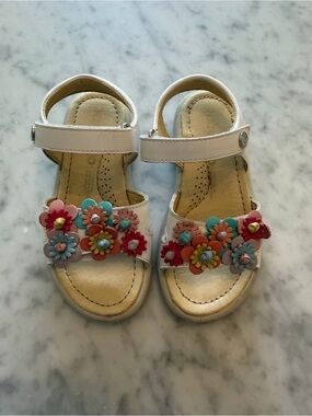 Girls Naturino Floral Sandals Size 25